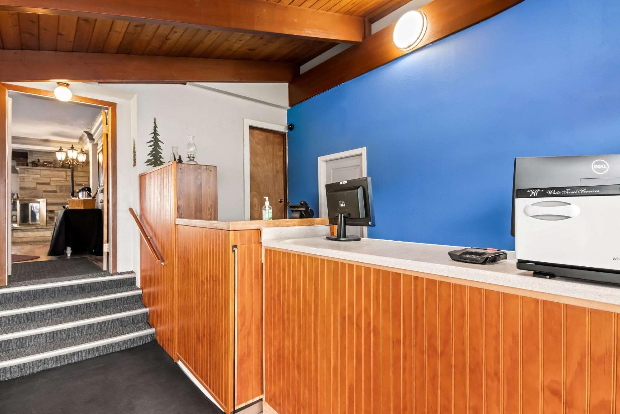 Rodeway Inn Formerly Camp Inn Lodge Oscoda Eksteriør billede